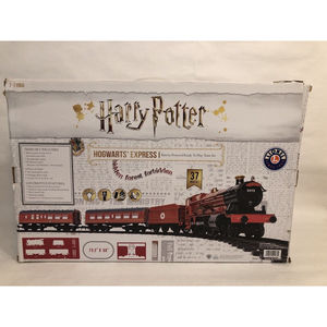 Lionel Harry Potter Hogwarts Express Battery-Powered Ready to Play Train Set